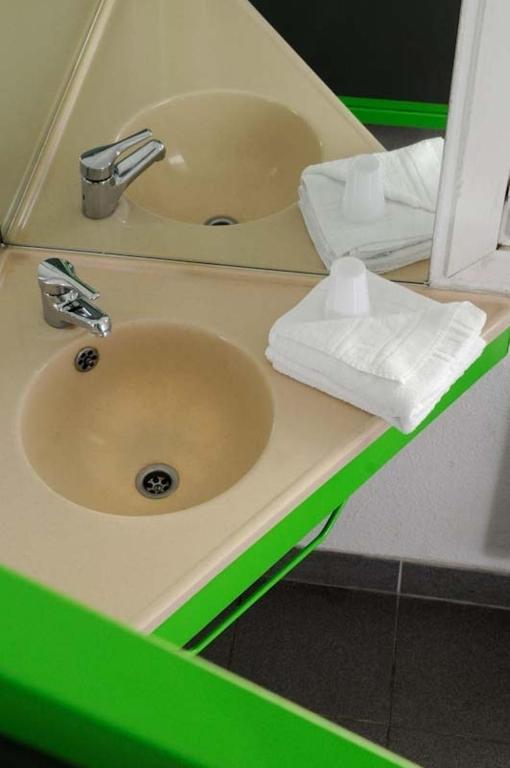 Lemon Hotel - Mery Sur Oise/Cergy Rom bilde